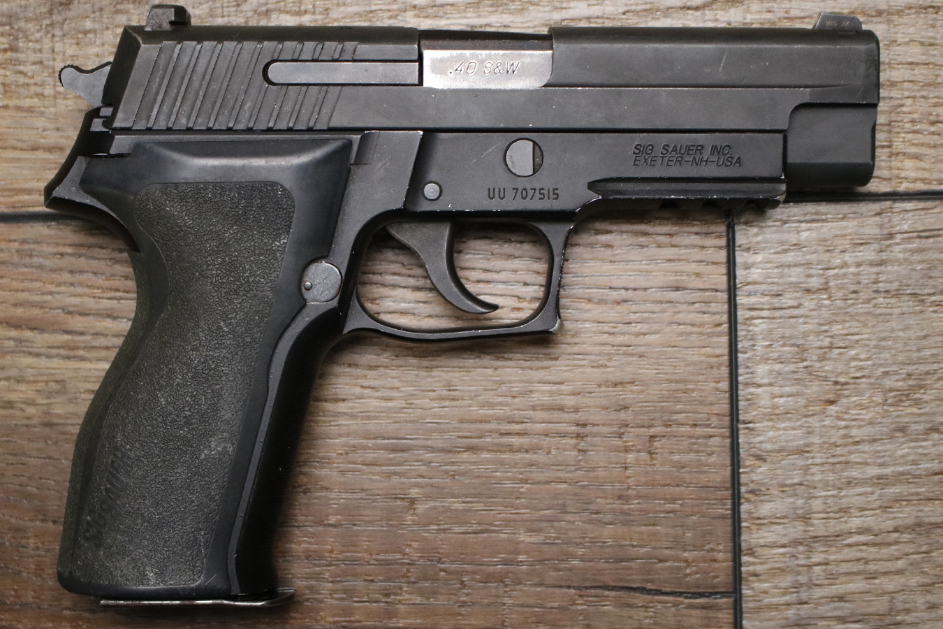 SIG SAUER P226 40 S&W Used Police Trade-Ins with with Rail